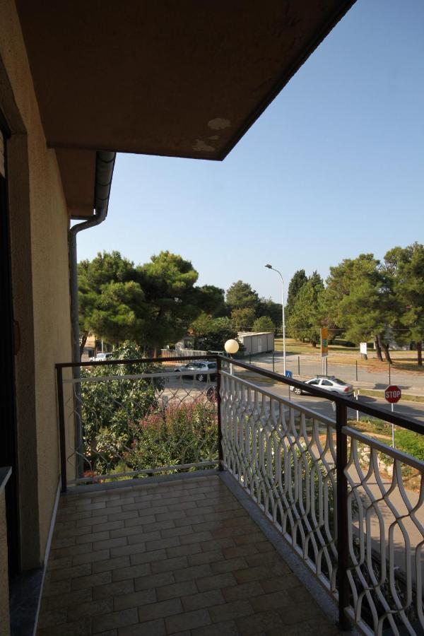 Apartments With A Parking Space Umag - 7066 Экстерьер фото